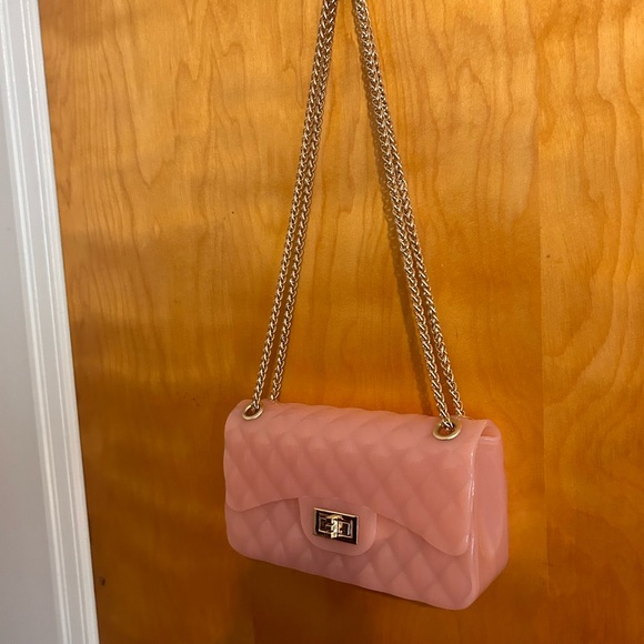Pink plastic quilted purse - Picture 4 of 6
